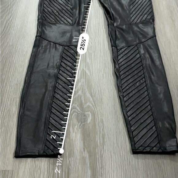 Spanx Faux Leather Mid Rise Moto Leggings in Very Black Size M - Picture 13 of 13